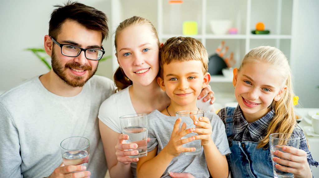Family drinks water hydrate ss FEATURE